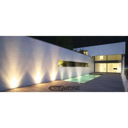 Modernes Haus mit Pool Beleuchtung Set SOFIA von Owlia für coole Terrassen Stimmung