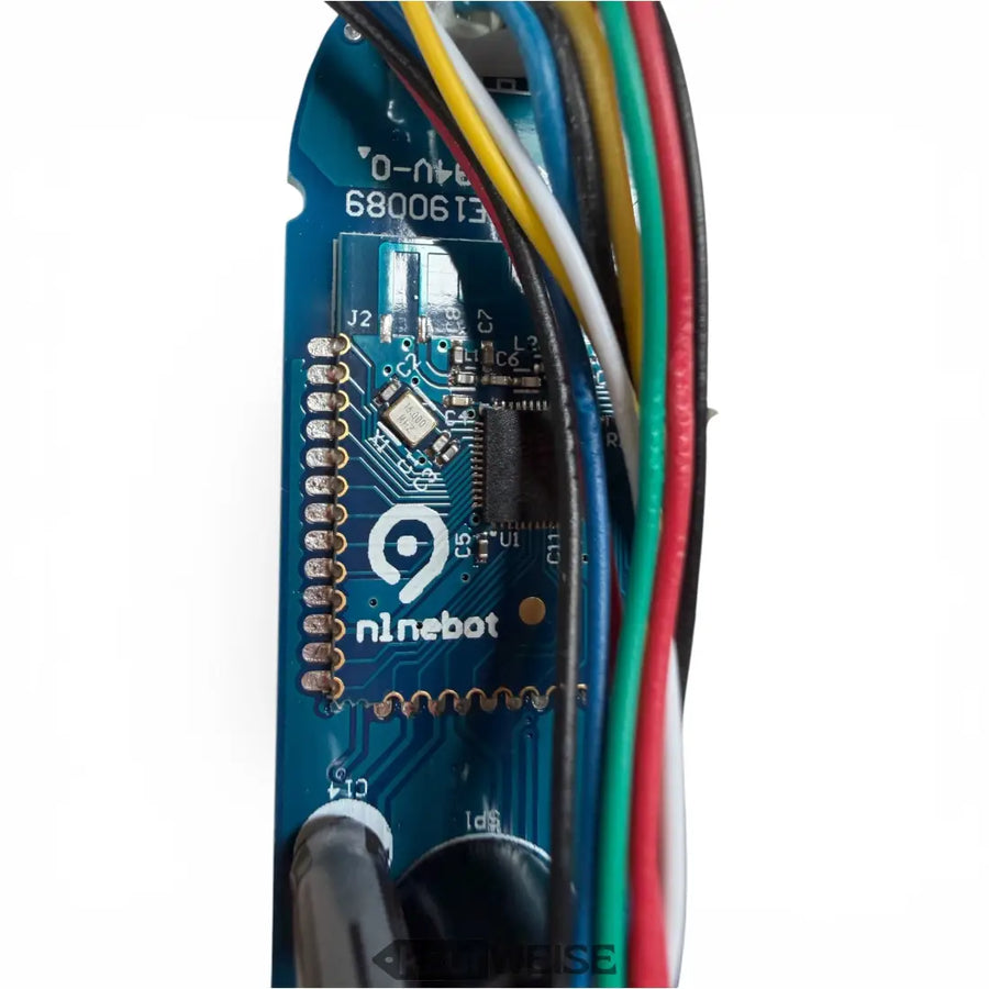 Beépített Bluetooth modul a telefonos alkalmazás integrációhoz